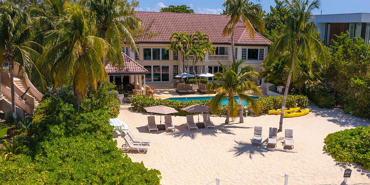 Coconut Walk, Grand Cayman