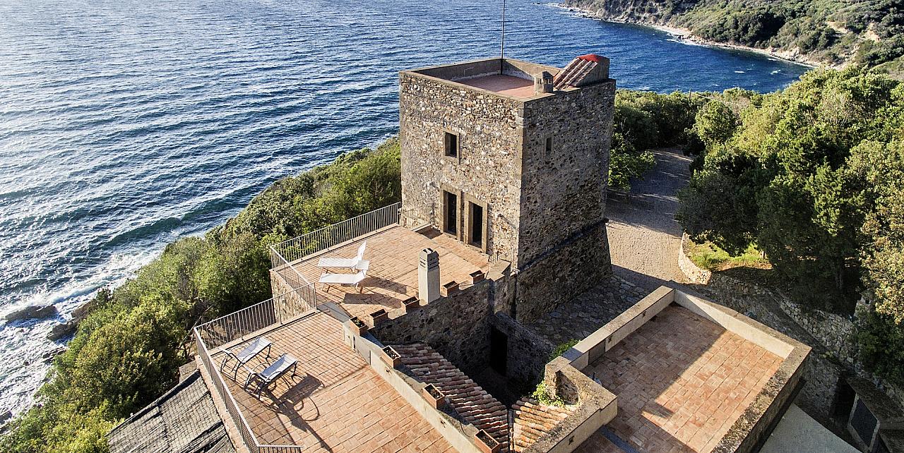 Torre delle Cannelle, 4 bedroom seaside villa in Tuscany 